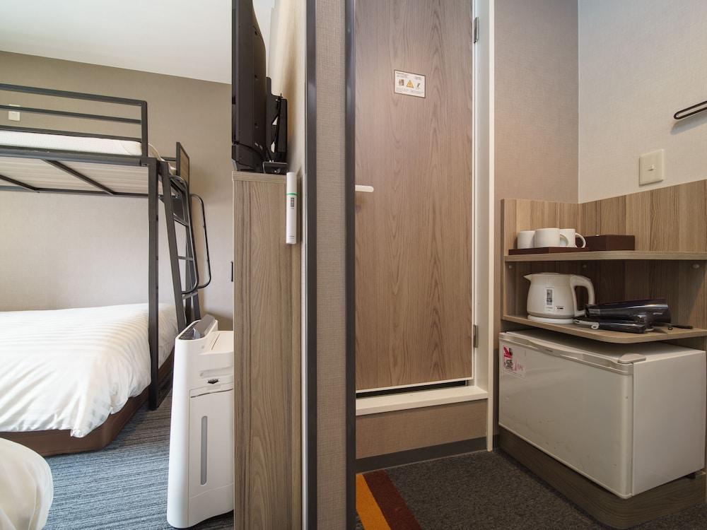 Super Hotel Yokohama Kannai Екстер'єр фото