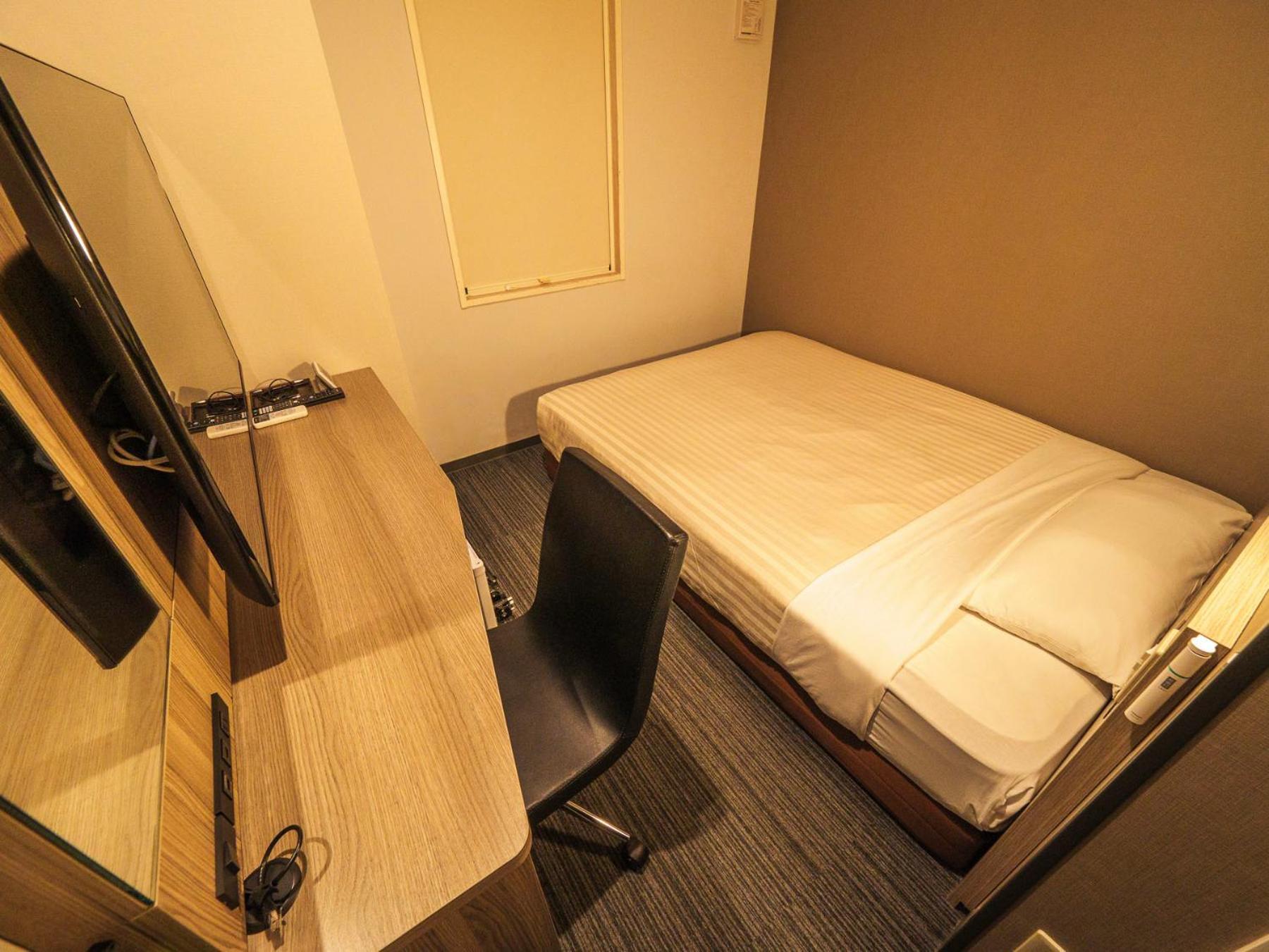 Super Hotel Yokohama Kannai Екстер'єр фото